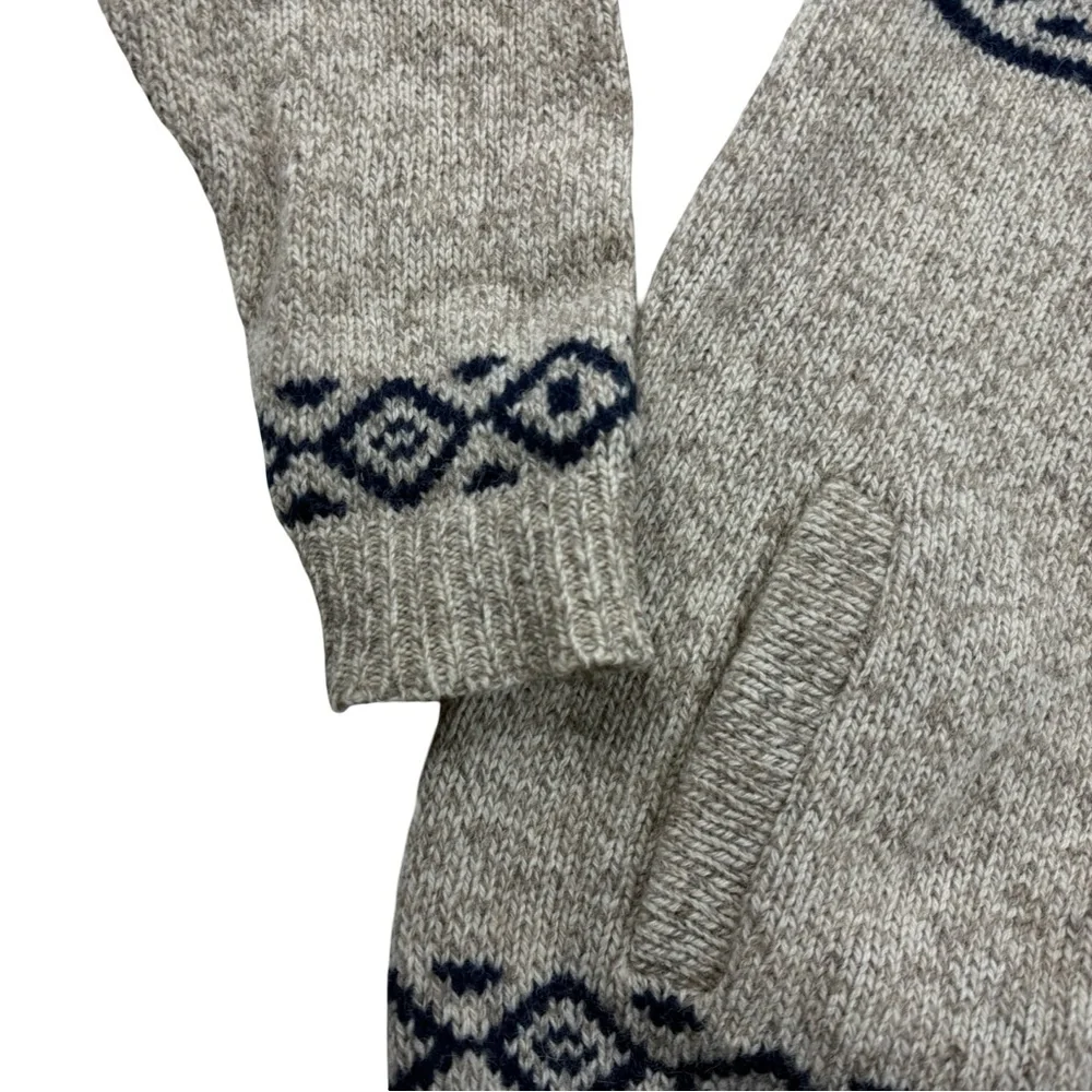 LL Bean Vtg Script Logo Lambs Wool Print Sweater Vintage USA XL Vintage